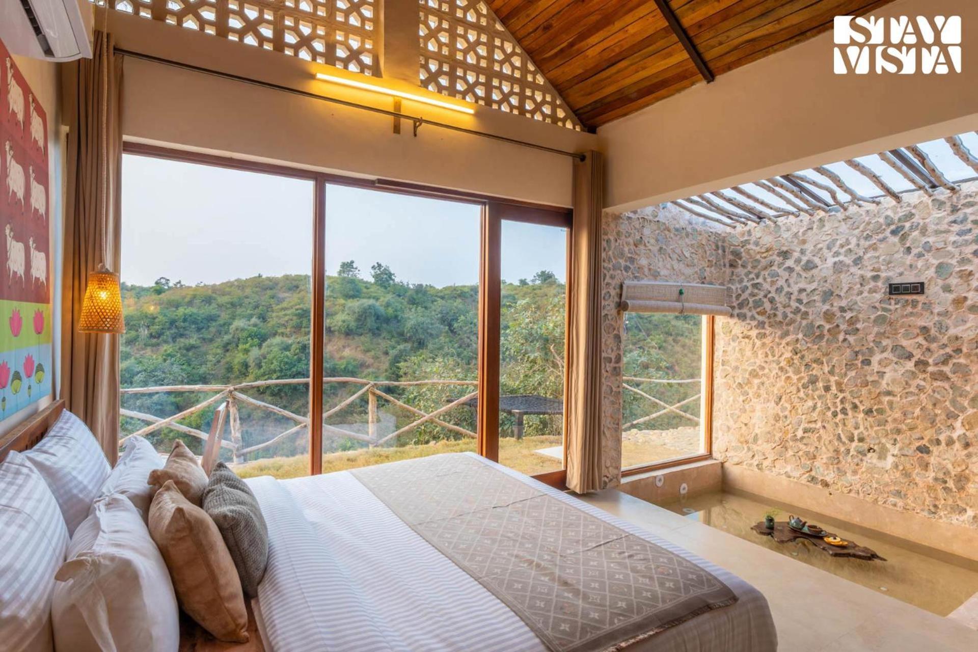 Stayvista At Artisanal Heights With Jacuzzi And Infinity Pool Уна Экстерьер фото